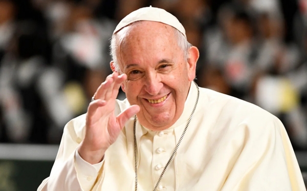 Папа Римский пообещал 200 евро каждому россиянину, кто отметит Рождество 25 декабря