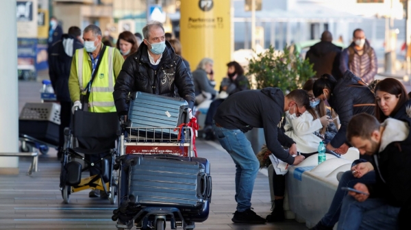 «Жёны, дети остались там»: 35 депутатов Госдумы потребовали немедленно возобновить авиасообщение с Великобританией
